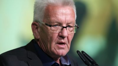 Kretschmann legt im Streit um E-Auto-Beschluss nach