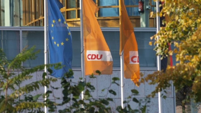 Wahlprogramm der CDU/CSU : „Soli“ bis 2030 beenden, Spitzensteuersatz erst ab 60.000 Euro Einkommen / Jahr