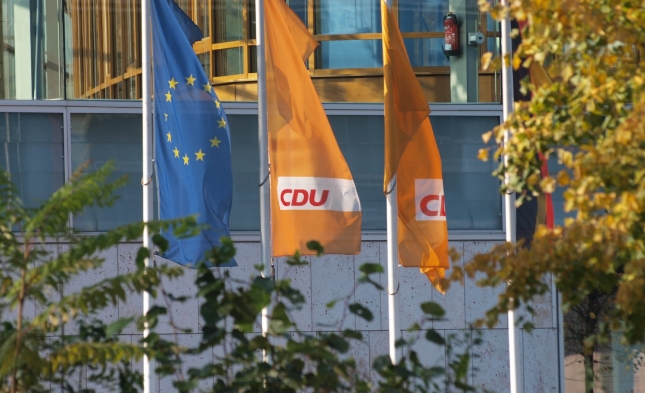 Wahlprogramm der CDU/CSU : „Soli“ bis 2030 beenden, Spitzensteuersatz erst ab 60.000 Euro Einkommen / Jahr