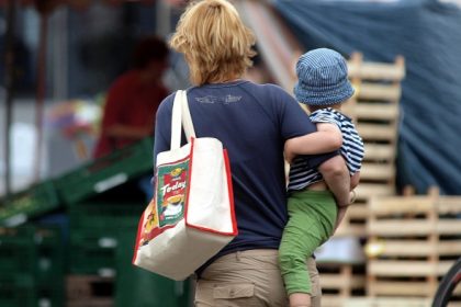 Zahl der Bezieher von Elterngeld 2016 gestiegen