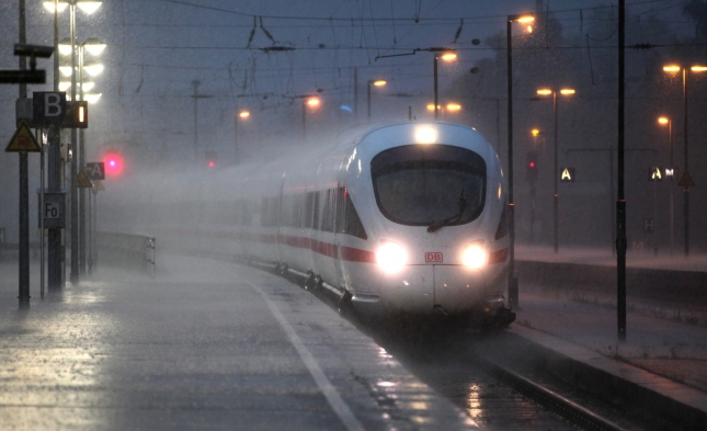 Unwetter stoppte in Frankfurt am Main zeitweilig Bahn- und Flugverkehr