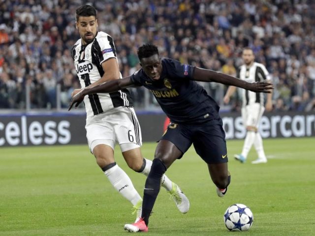 Sami Khedira (l) steht Juventus Turin nach seiner Verletzung im Finale zur Verfügung. Foto: Antonio Calanni/dpa