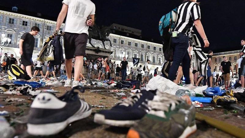 Massenpanik bei Public Viewing in Turin –  1.500 Fußballfans verletzt