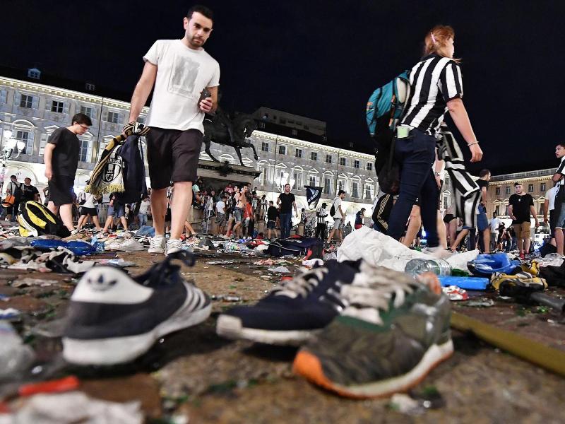 Massenpanik bei Public Viewing in Turin –  1.500 Fußballfans verletzt