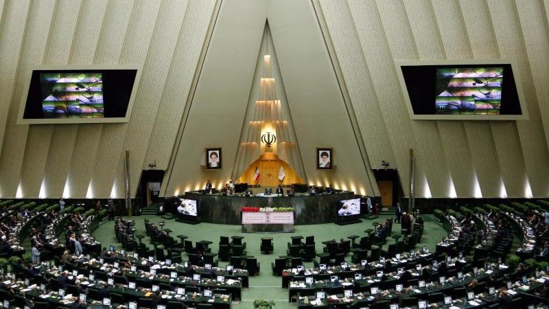 Irans neuer Parlamentspräsident bezeichnet Gespräche mit den USA als „nutzlos“