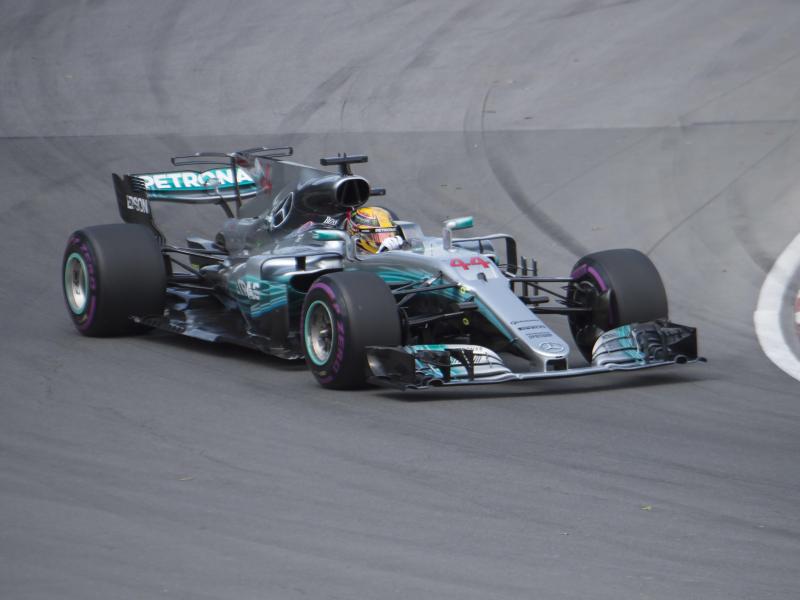 Hamilton schlägt mit Sieg zurück – Vettel rettet Platz vier