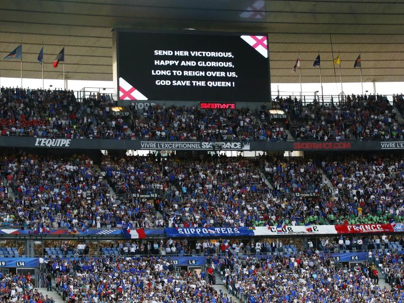 Symbol nach Terror: Französische Fans singen britische Hymne