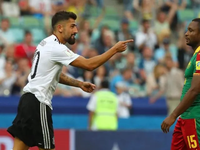 Kerem Demirbay (l.) freut sich über seinen Treffer zum 1:0. Foto: Christian Charisius/dpa