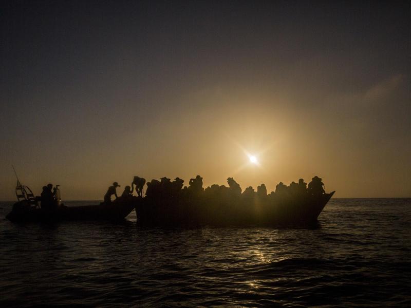 Allein am Montag 5.000 Bootsflüchtlinge aus dem Mittelmeer geholt – Italien am Limit