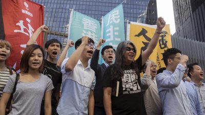 Hongkong: Proteste gegen neue Regierungschefin Lam – Xi an Demonstranten: Autorität Pekings nicht anzweifeln