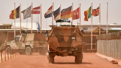 Angriffe auf UN-Truppen in Mali: Dschihadisten töten neun Menschen bei zwei Attacken auf UN-Stützpunkte