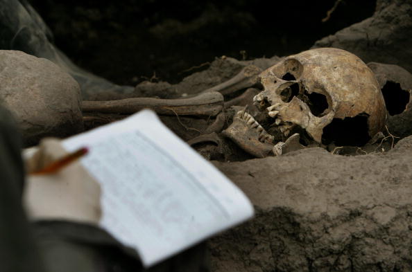 Jahrhundertealte Gräber bei Bauarbeiten in Bogotá entdeckt