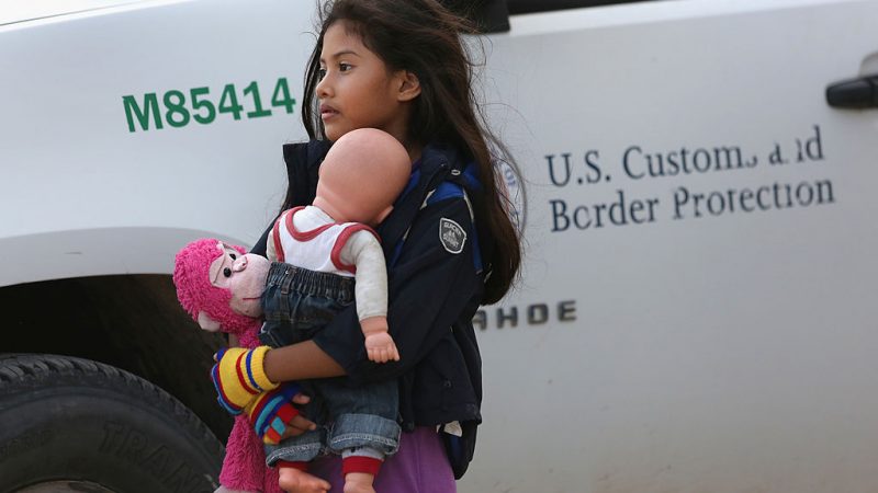 Trump greift durch: Kampf gegen illegale Einwanderung ausgeweitet – Unbegleitete Minderjährige in Visier