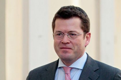 Guttenberg: “Russland – größte Gefahr für den Weltfrieden”