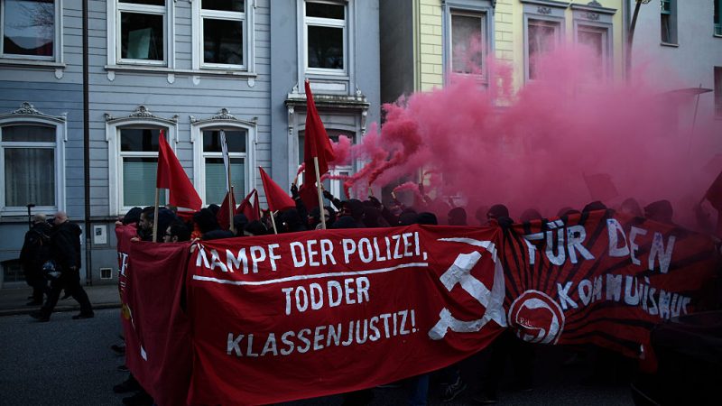 CSU-Abgeordnete fordern entschlossenes Vorgehen gegen Linksextremisten – Ströbele wirft Polizei „ungeheure Brutalität“ vor