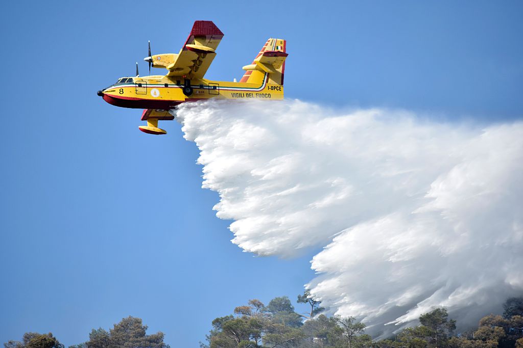 Waldbrände in Italien halten Feuerwehr in Atem