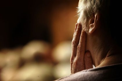 Studie: Gewalt gehört oft zum Pflegealltag in Deutschland