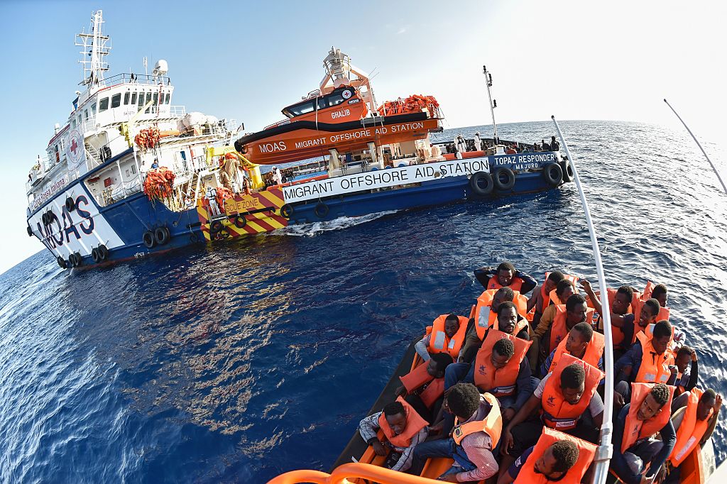 Italien verbietet NGO-Schiff Landung – 127 Migranten nach Lampedusa umgeleitet
