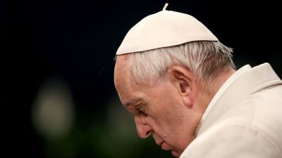 Streit über Konzessionen des Papstes an China – Kardinal zu Franziskus: Nicht dem „totalitären Regime“ ergeben