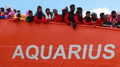 Italien fordert Beschlagnahmung von NGO-Migrantenschiff „Aquarius“ – Konten von Ärzte ohne Grenzen gesperrt