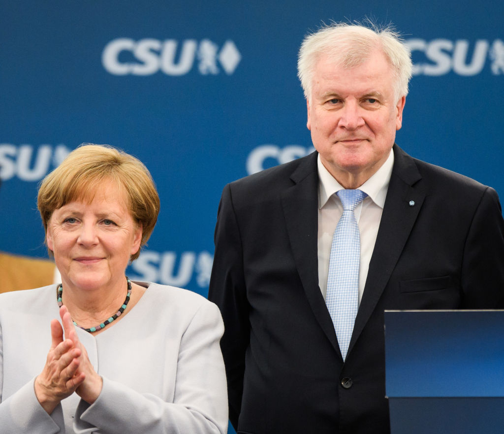 Seehofer: Nur Kanzlerin Merkel kann die freie Welt zusammenhalten
