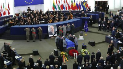 Juncker würdigt Kohl: „War ein deutscher Patriot, aber auch ein europäischer Patriot“