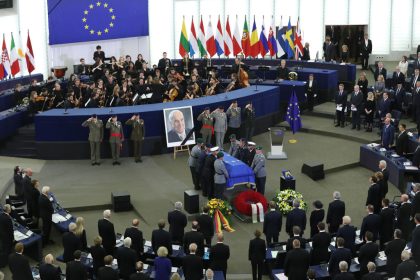 Juncker würdigt Kohl: “War ein deutscher Patriot, aber auch ein europäischer Patriot”