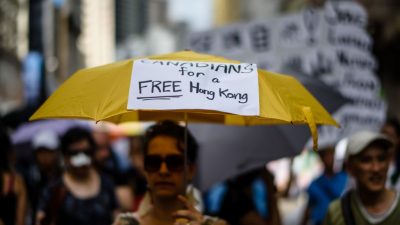 Behörden hindern erstmals Abgeordneten in Hongkong an Kandidatur