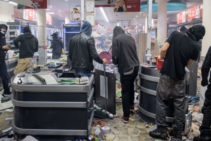 Hamburger Amtsgericht verurteilt G20-Randalierer zu mehr als drei Jahren Haft