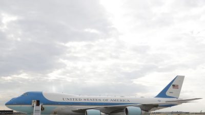 US-Präsident Trump zu zweitägigem Besuch in Paris eingetroffen