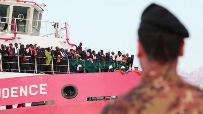 Italien: Proteste gegen Migranten eskalieren – „Soziale Revolte steht vor der Tür“