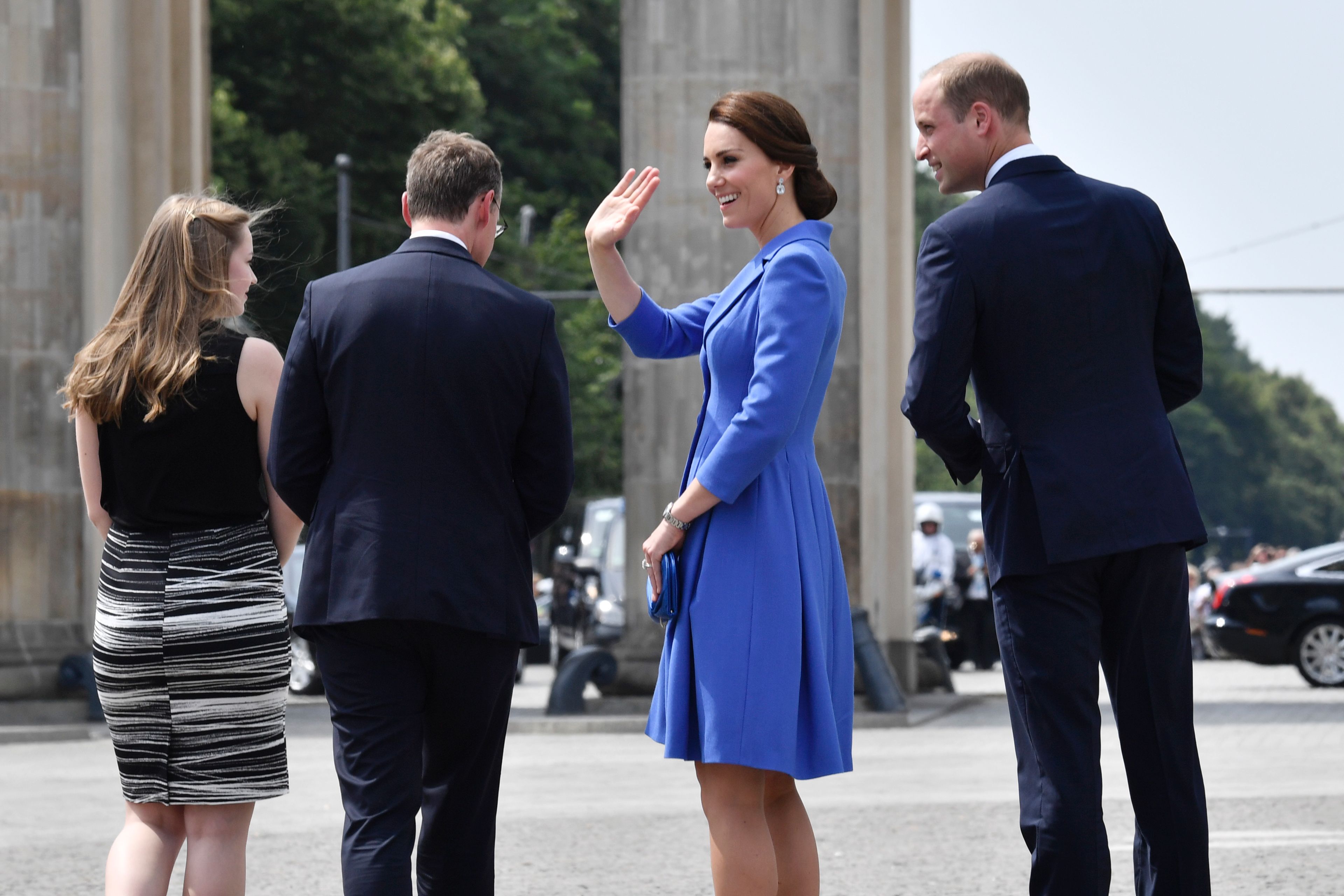 Prinz William und Ehefrau Kate zeigen sich am Brandenburger Tor