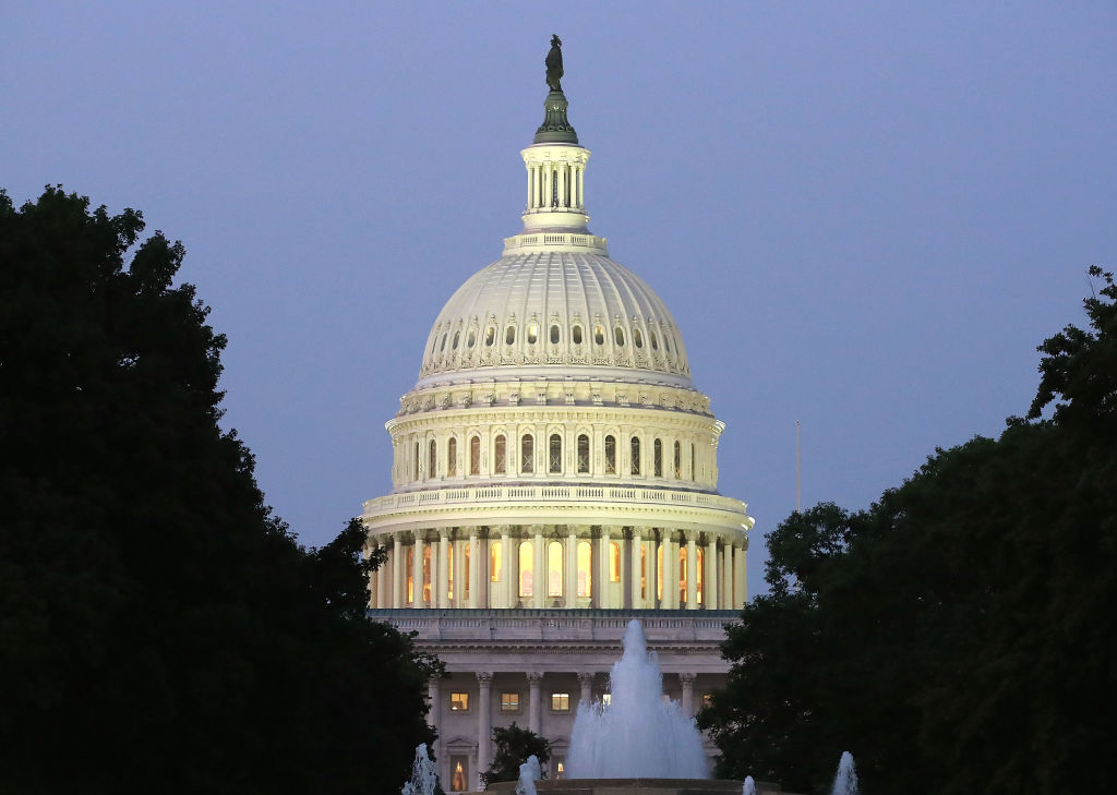 US-Senat verabschiedet historische Steuerreform: Steuersenkungen für alle