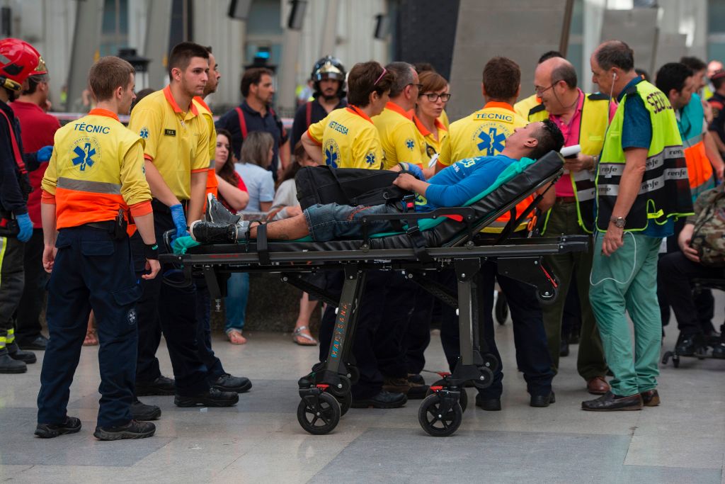 Mindestens 48 Verletzte bei Zugunglück in Barcelona
