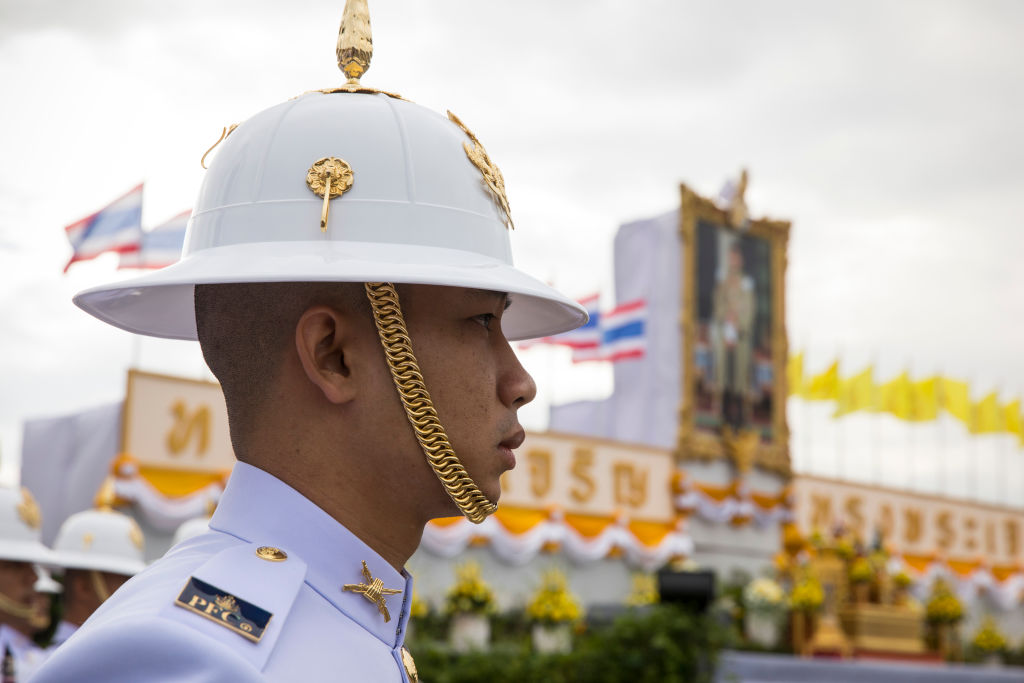 Thailänder begehen 65. Geburtstag ihres Königs
