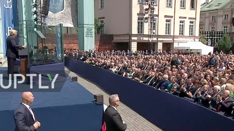 US-Präsident in Polen: Trump-Ansprache bei Denkmal in Warschau – „Amerika liebt Polen“ + Video