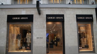 Giorgio Armani klagt über „generellen Wechsel im Einkaufsverhalten“