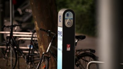 NRW-Wirtschaftsminister für zügigen Ausbau der E-Mobilität