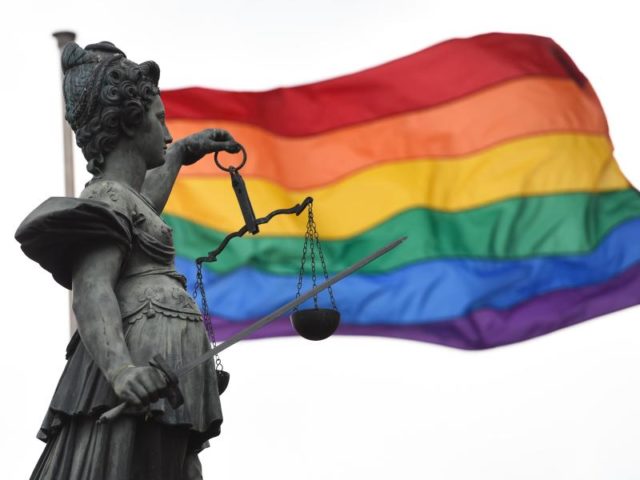 Verfassungsklage gegen Homoehe: Kommt CSU-Entscheidung noch vor Bundestagswahl?