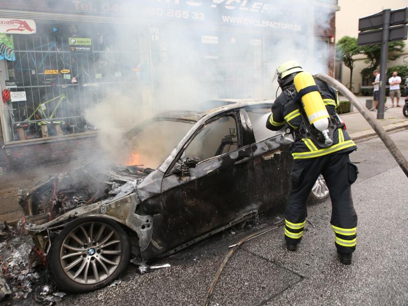 Berlin: Stadtweit brannten mehrere Autos aus