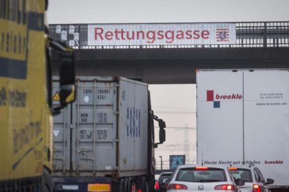 Keine Rettungsgasse: Polizei fordert 23 000 Euro Bußgeld