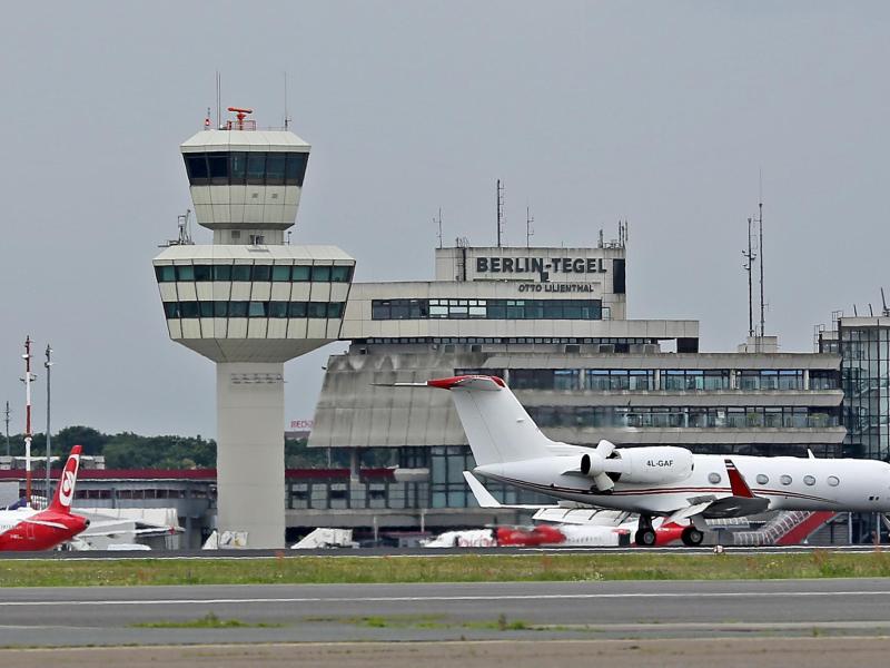 Berliner stimmen in Volksentscheid über Flughafen Tegel ab