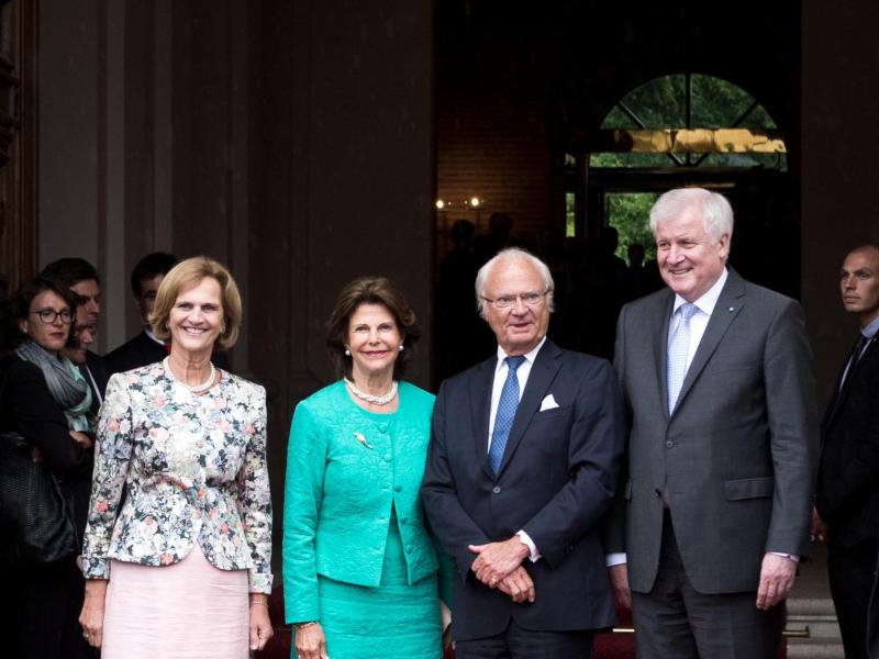 Auftakt in Bayreuth mit Kanzlerin und Königspaar