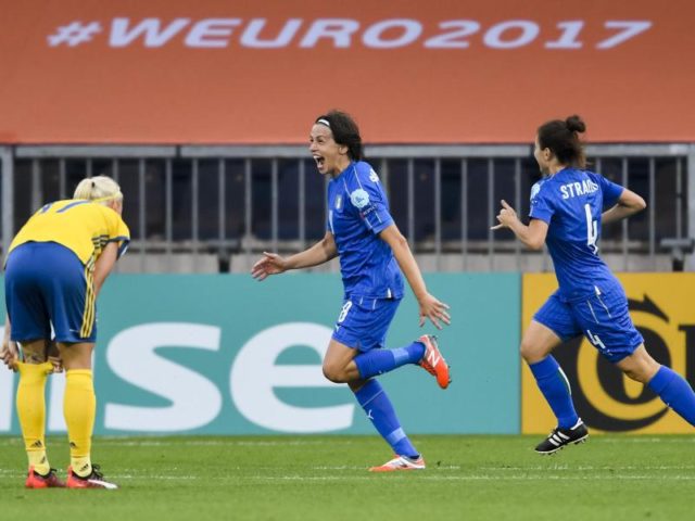 Italien ging gegen die Schwedinnen drei mal in Führung. Foto: Carl Sandin/dpa