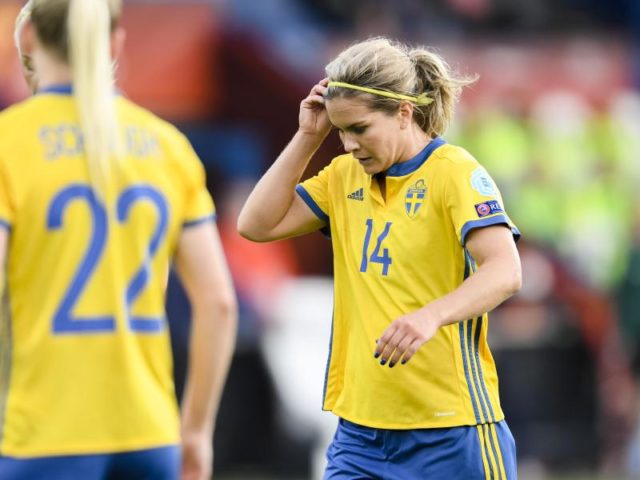 Schweden zieht nach der 2:3-Pleite gegen Italien als Zweiter ins Viertelfinale ein. Foto: Carl Sandin/dpa