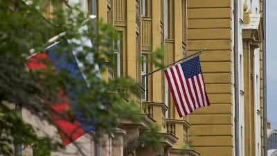 Russland weist 755 US-Diplomaten aus