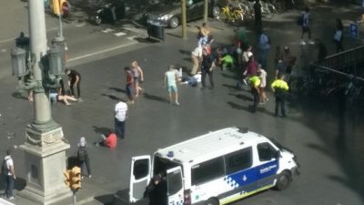 Terror in Barcelona: Transporter rast in Menschenmenge – 13 Tote und 80 Verletzte – IS bekennt sich