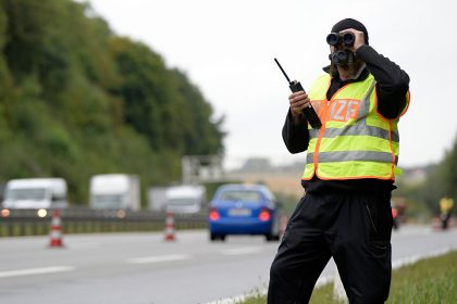 “Zu viele Kriminelle auf deutschen Straßen”: Bis Jahresmitte 11.700 Verdächtige per Schleierfahndung aufgegriffen