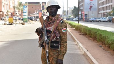 Update: 18 Tote bei Islamisten-Angriff auf Restaurant in Burkina Faso – Zwei Angreifer erschossen