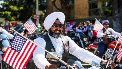 Anhänger der Sikh-Religion will in Deutschland nur mit Turban und ohne Helm Motorrad fahren